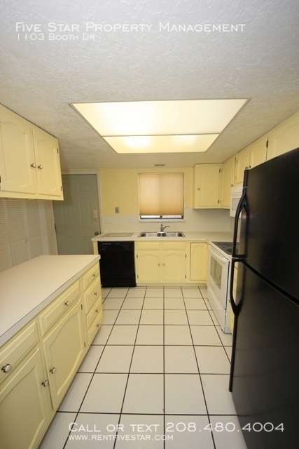 Building Photo - 1103 Booth Dr