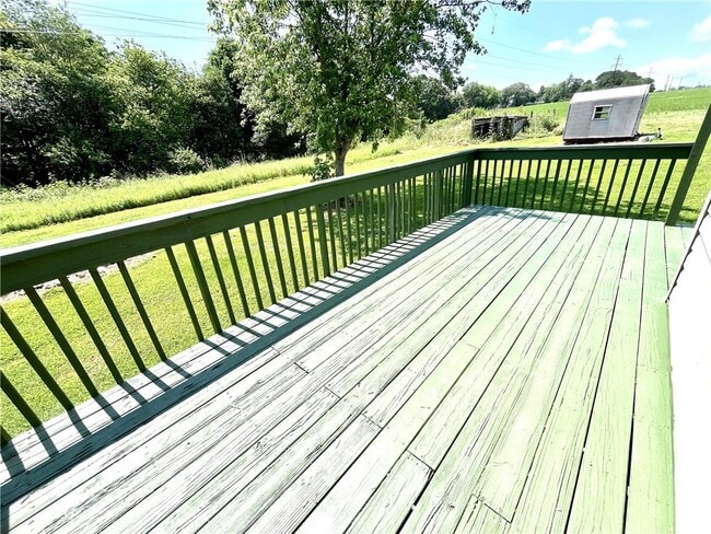 Foto del edificio - 393 Snow Creek Rd