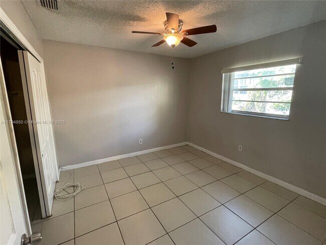 Foto del edificio - 716 SW 16th Ave