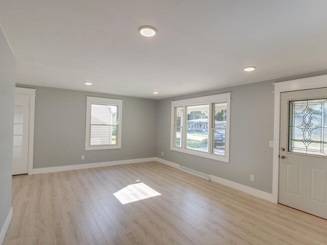 Foto del edificio - 1865 Maple Dr