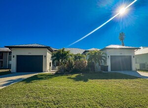 Building Photo - 2709 Magdalina Dr