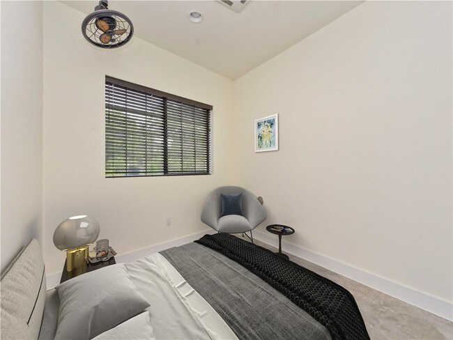 Building Photo - 804 Lydia St