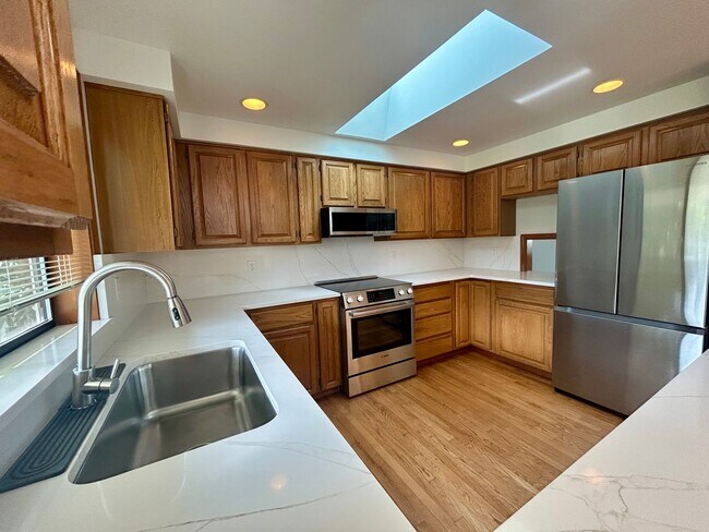 Foto del edificio - 12371 Rainier Dr