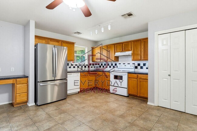 Building Photo - 2513 Haven Dr