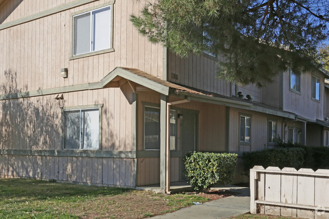 Building Photo - Peppertree Apartments