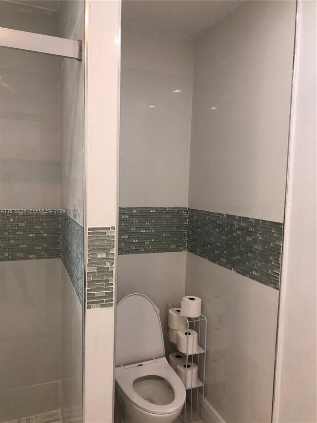 Foto del edificio - 267 NE 201st Terrace