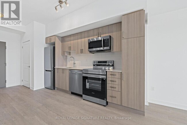 Photo du bâtiment - 1010 Sandy Beach Rd