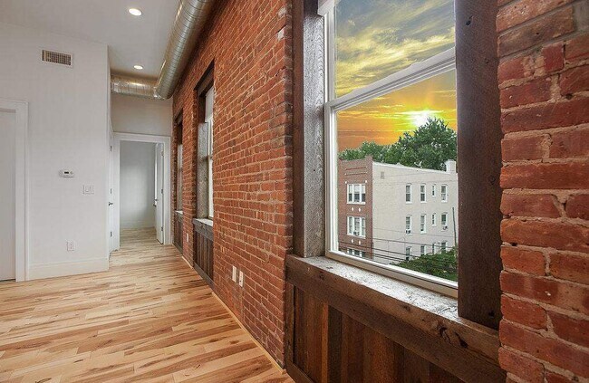 Foto del edificio - 196 Pine St