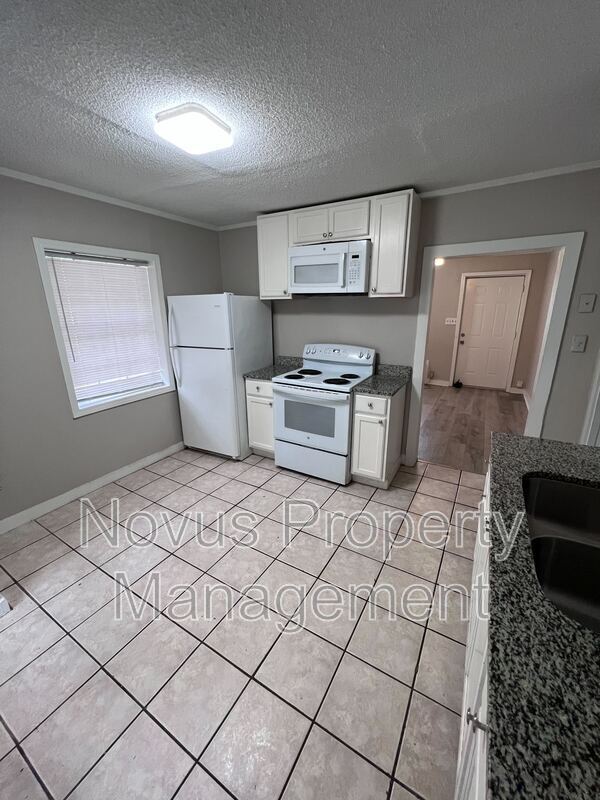 Building Photo - 8020 Colquitt St