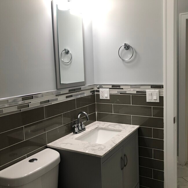 Foto del edificio - 5553 W Quincy St