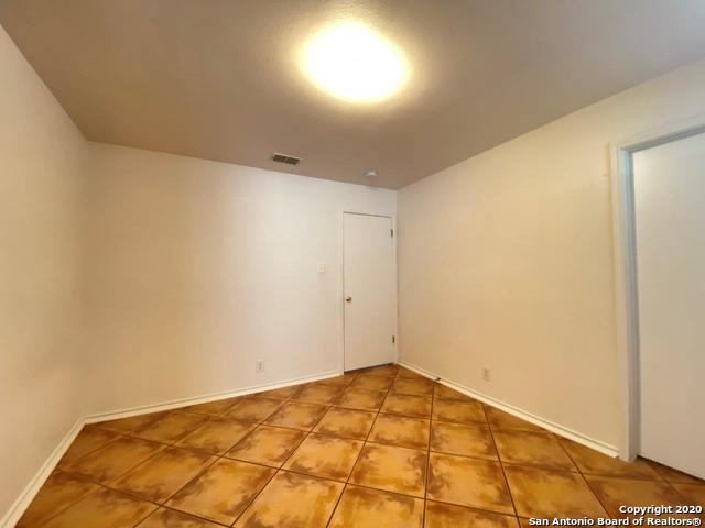 Building Photo - 4706 Crestwood Hill Dr