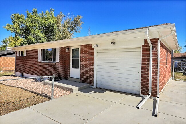 Building Photo - 4 bedroom, 2 bath Home in Golden