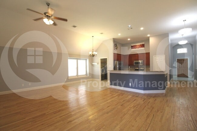Building Photo - 2517 Flowing Springs Dr