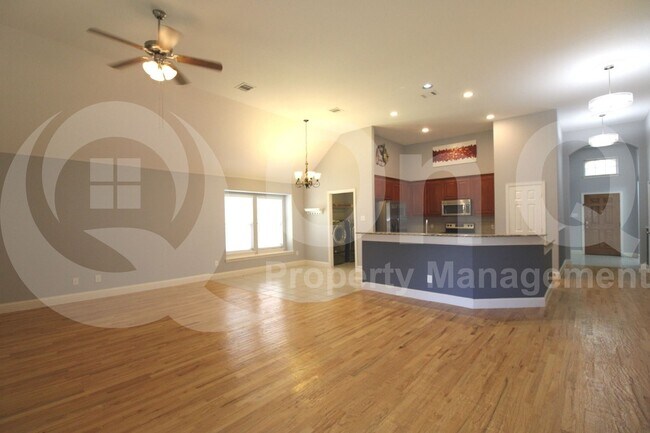 Foto del edificio - 2517 Flowing Springs Dr