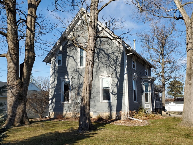 Building Photo - 1404 N 10th Ave