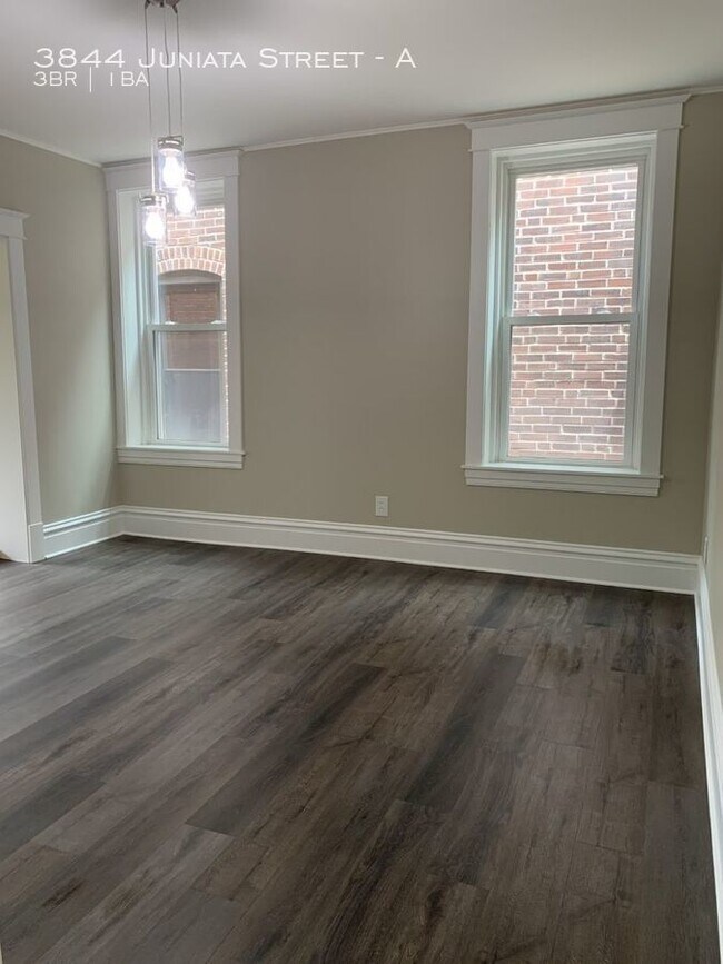 Building Photo - Luxury in Tower Grove
