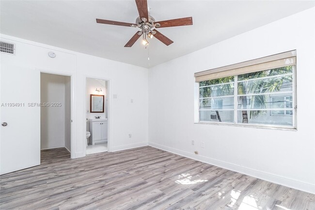 Foto del edificio - 8430 Harding Ave