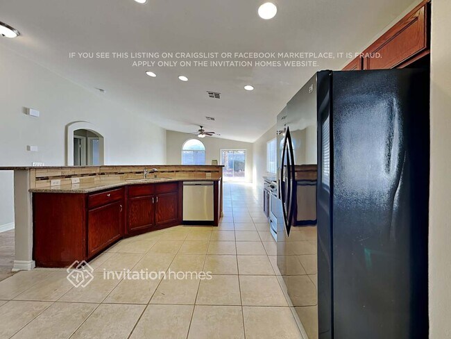 Foto del edificio - 4921 Sapphire Light St