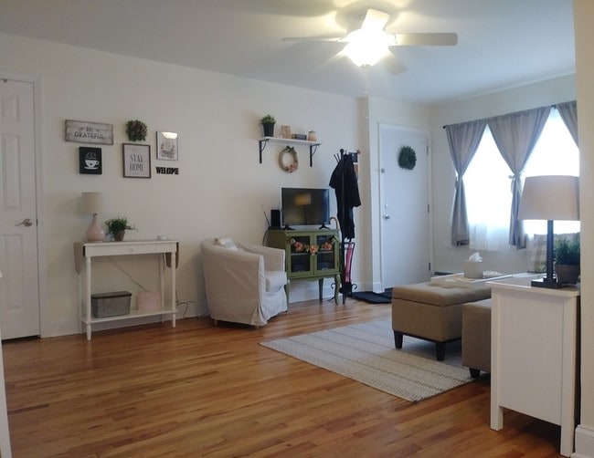 Crossroads Gardens 1 Pikeview Ln Woodbridge, NJ