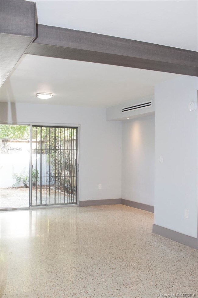 Building Photo - 3000 Bird Ave