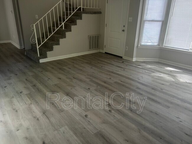 Foto del edificio - 45 Woodmont Dr