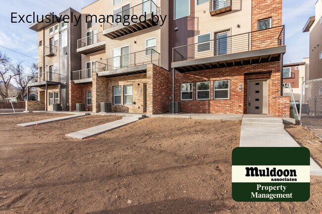 Foto del edificio - NICE TOWNHOUSE! DOWNTOWN LIVING!