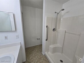 Building Photo - 402 NE 23rd Pl
