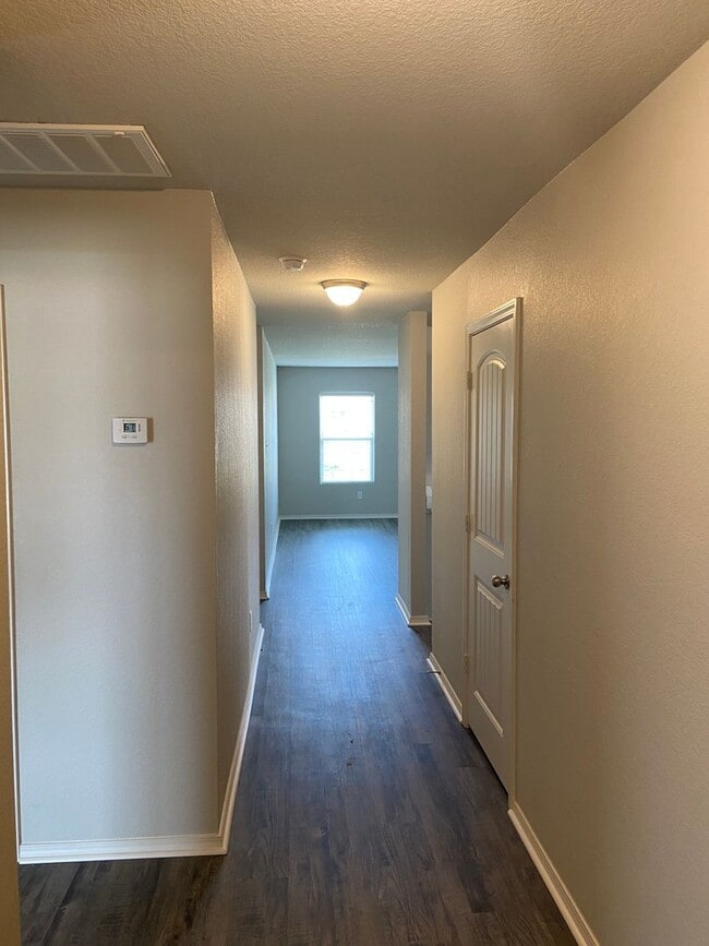 Building Photo - NO HIDDEN FEES!| Three Bedroom | Two Bath Home in Conrad Court