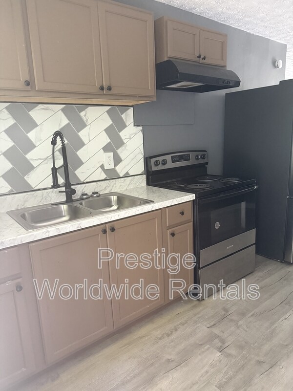 Foto del edificio - 4125 Sandfort Rd