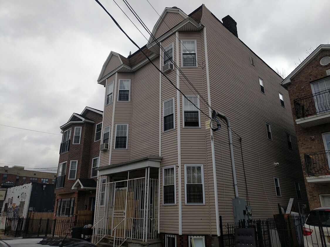 368 Avon Ave, Newark, NJ 07108 Apartments in Newark, NJ