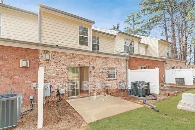 Foto del edificio - 1102 Pleasant Oaks Ct