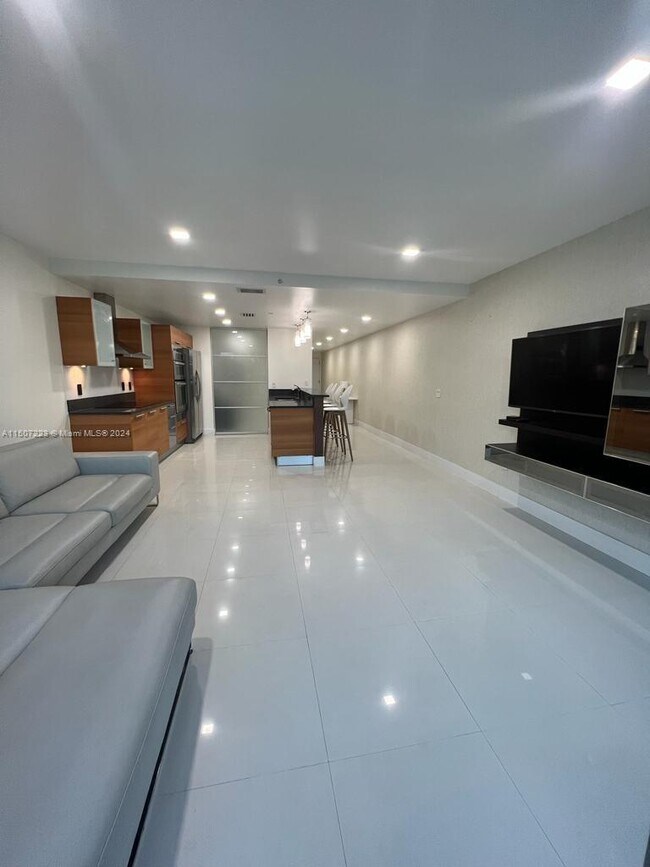 Foto del edificio - 2950 NE 188th St