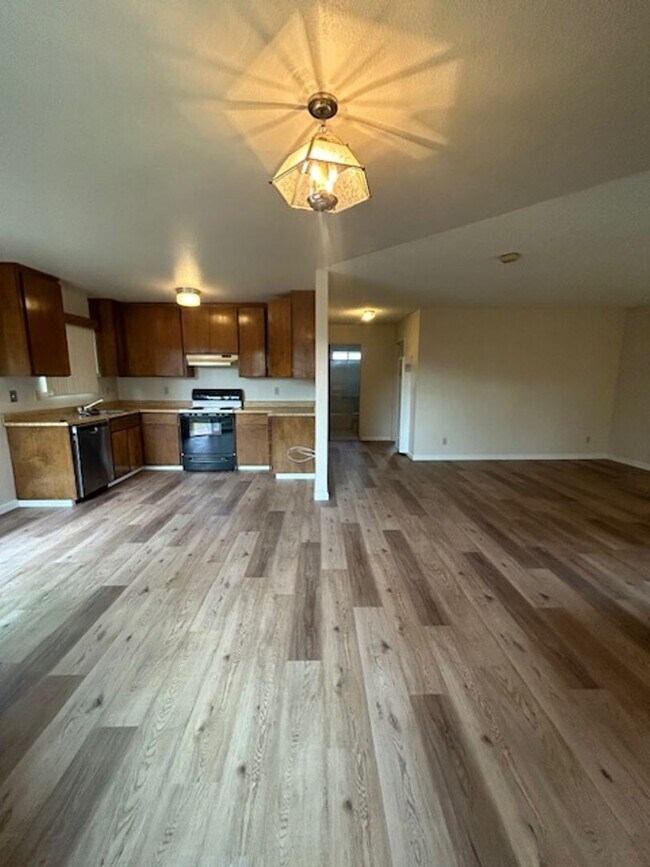 Foto del edificio - ~ 2 Bedroom in West Petaluma ~