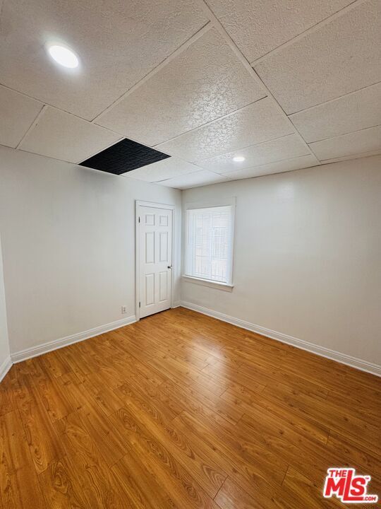 Foto del edificio - 417 W 52nd Pl