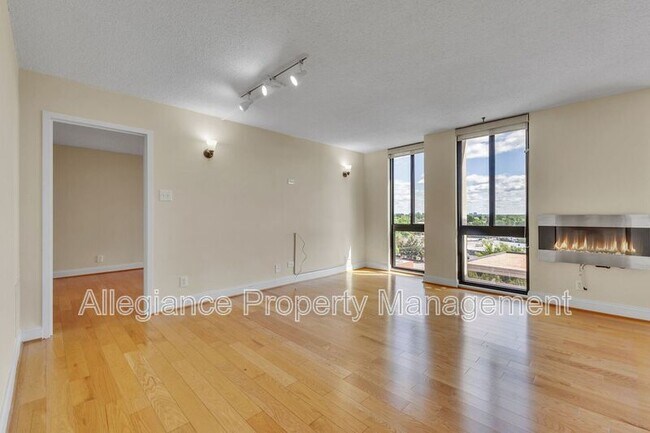 Foto del edificio - 6800 Fleetwood Rd