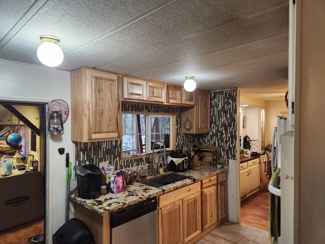 Building Photo - 43133 Chaffey Ct