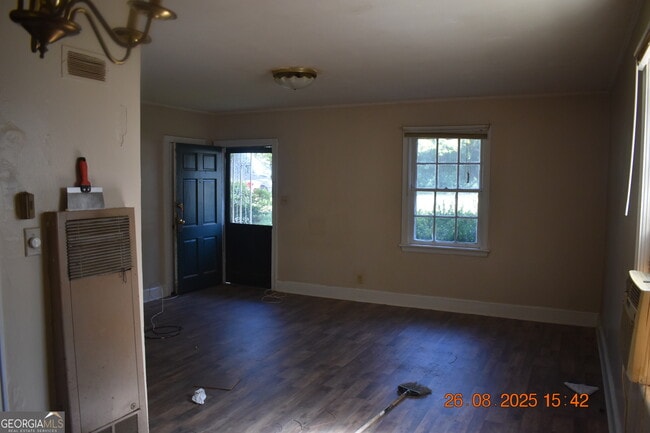 Building Photo - 2117 Ingleside Ave