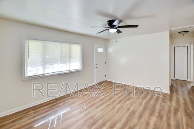 Foto del edificio - 1923 Bancroft Dr