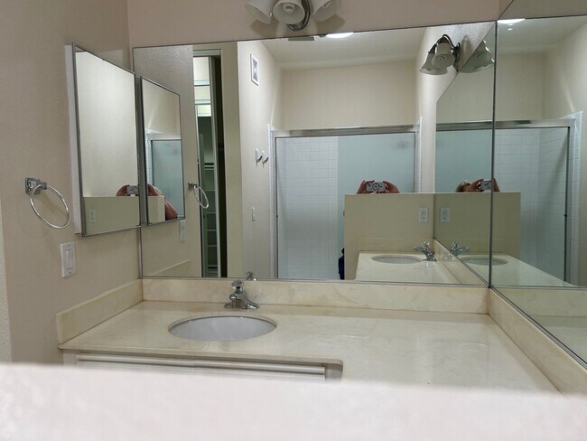 Foto del edificio - Cozy 2 Bedroom, 2 Bath condo in Sabre Hill