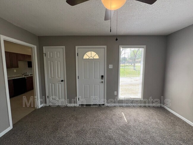 Foto del edificio - 5272 Breckenwood Dr