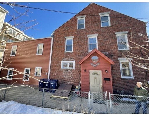 Building Photo - 42 Webster St