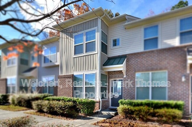 Photo - 42 Pocono Dr Townhome