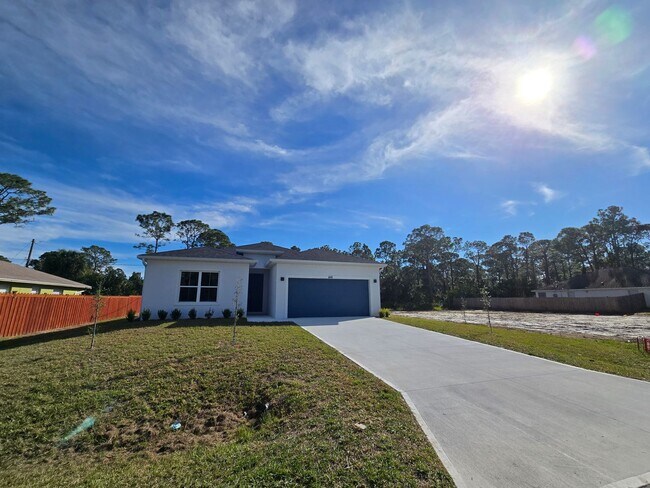 Building Photo - Beautifual Palm Bay New Construction 4bed-...