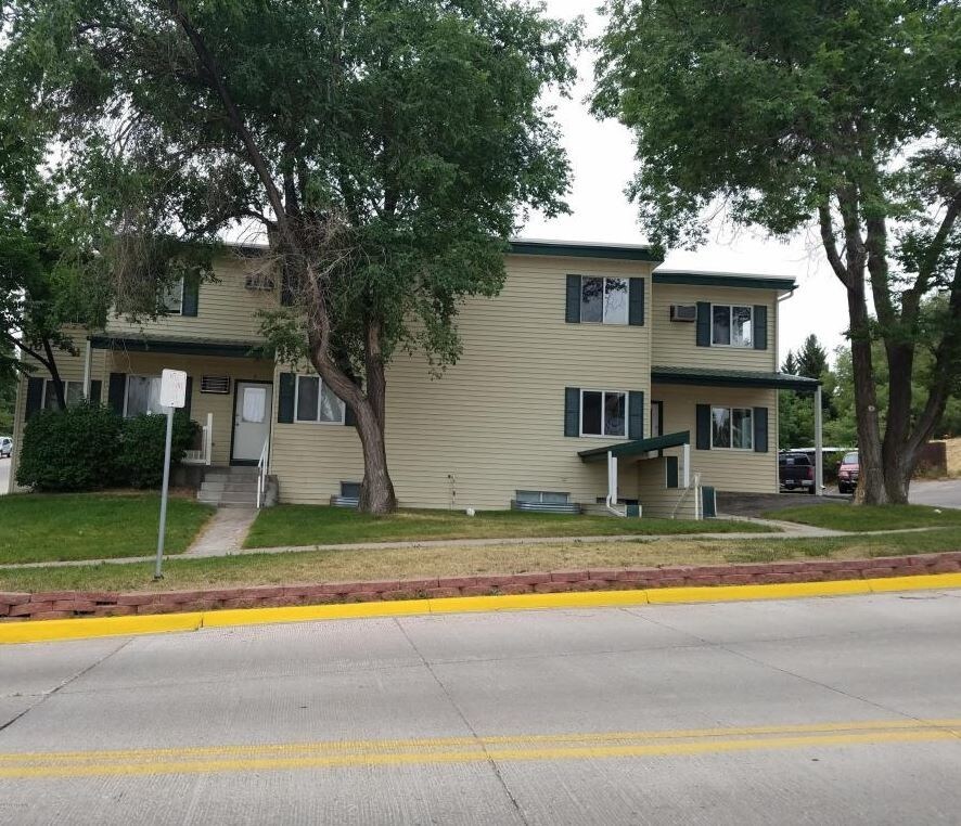 Primary Photo - 702 S Gillette Ave S