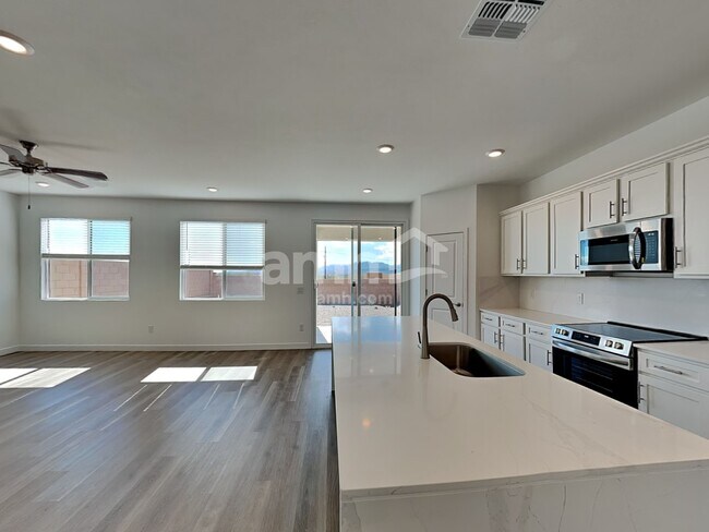 Building Photo - 6179 W Calle Lingo