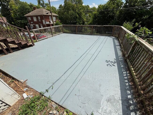 Foto del edificio - 2215 Mcgregor Pl