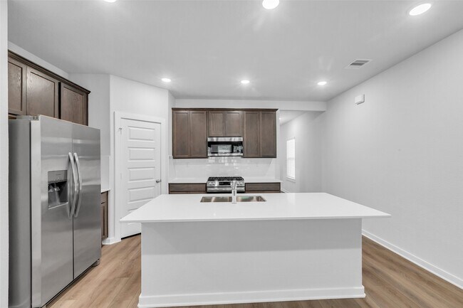 Building Photo - 8550 Blueberry Ash St