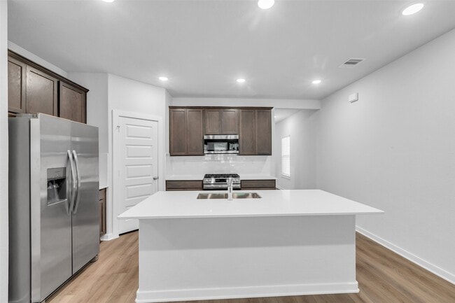 Foto del edificio - 8562 Blueberry Ash St