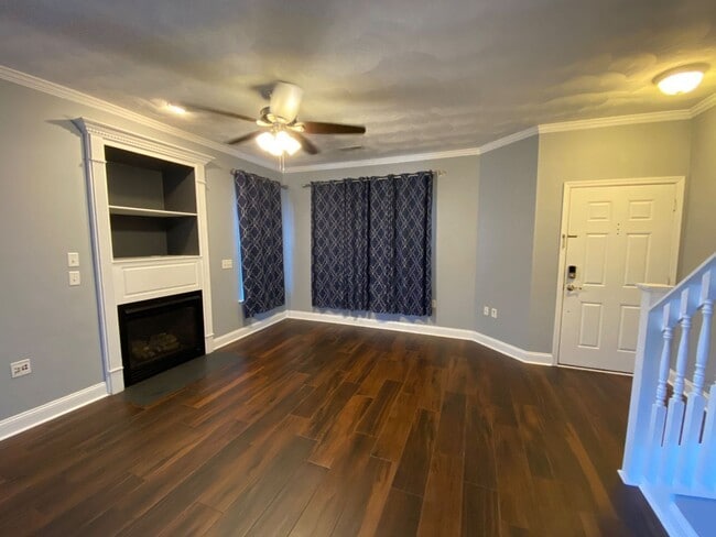 Building Photo - Beautifully Maintained Townhouse with Bonus Room in Ridgely Manor "ASK ABOUT OUR ZERO DEPOSIT"