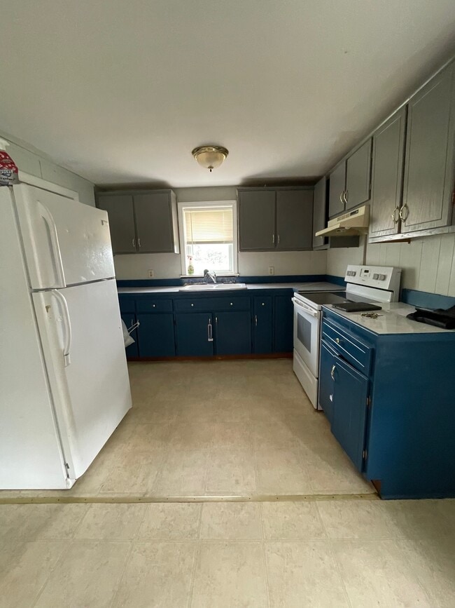 Building Photo - 1208 E South Ave